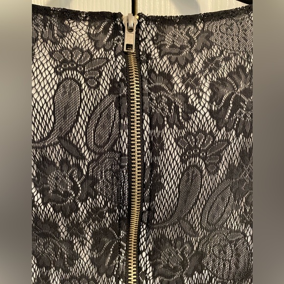 Lace peplum top - Picture 5 of 7